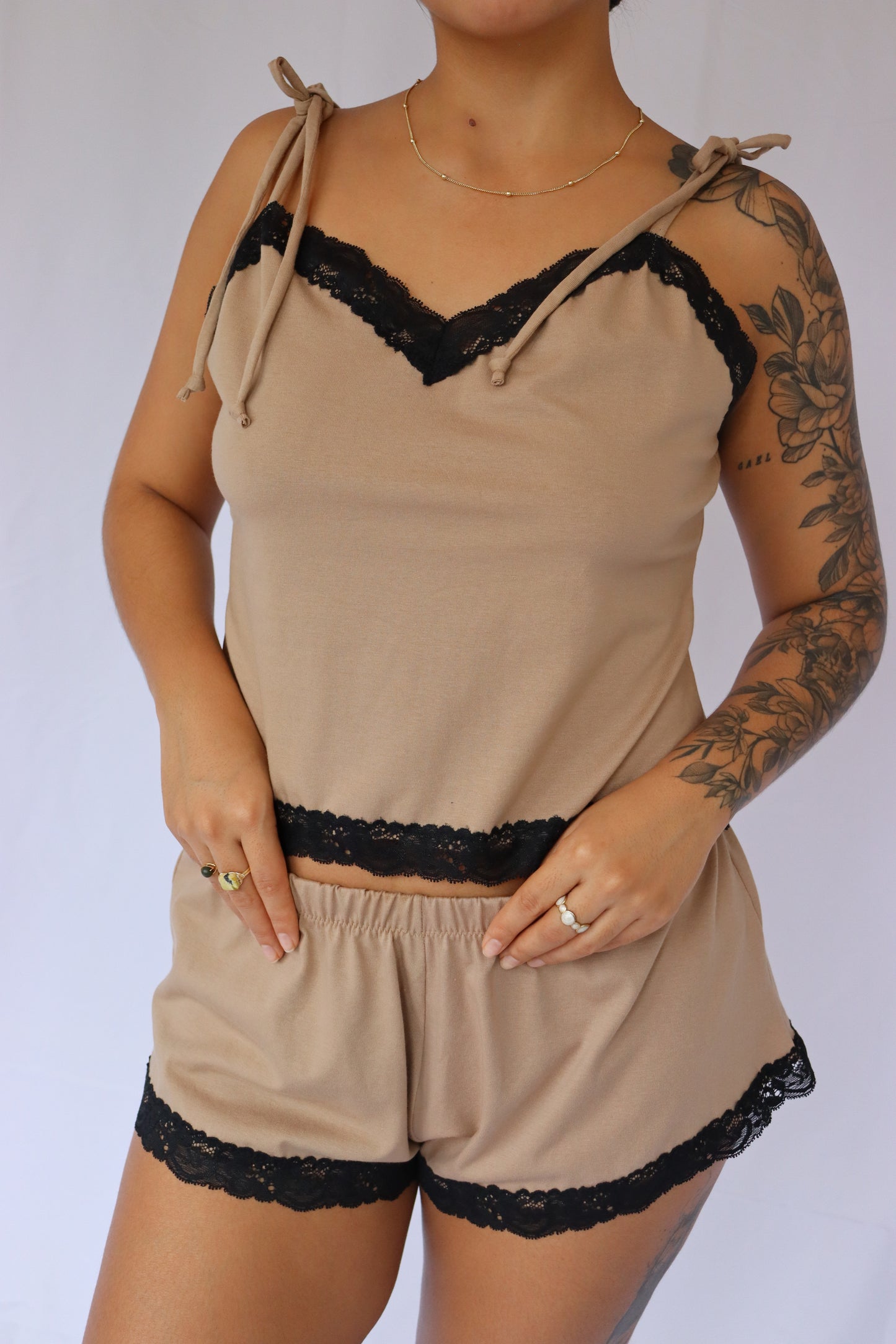 Short Valentina
